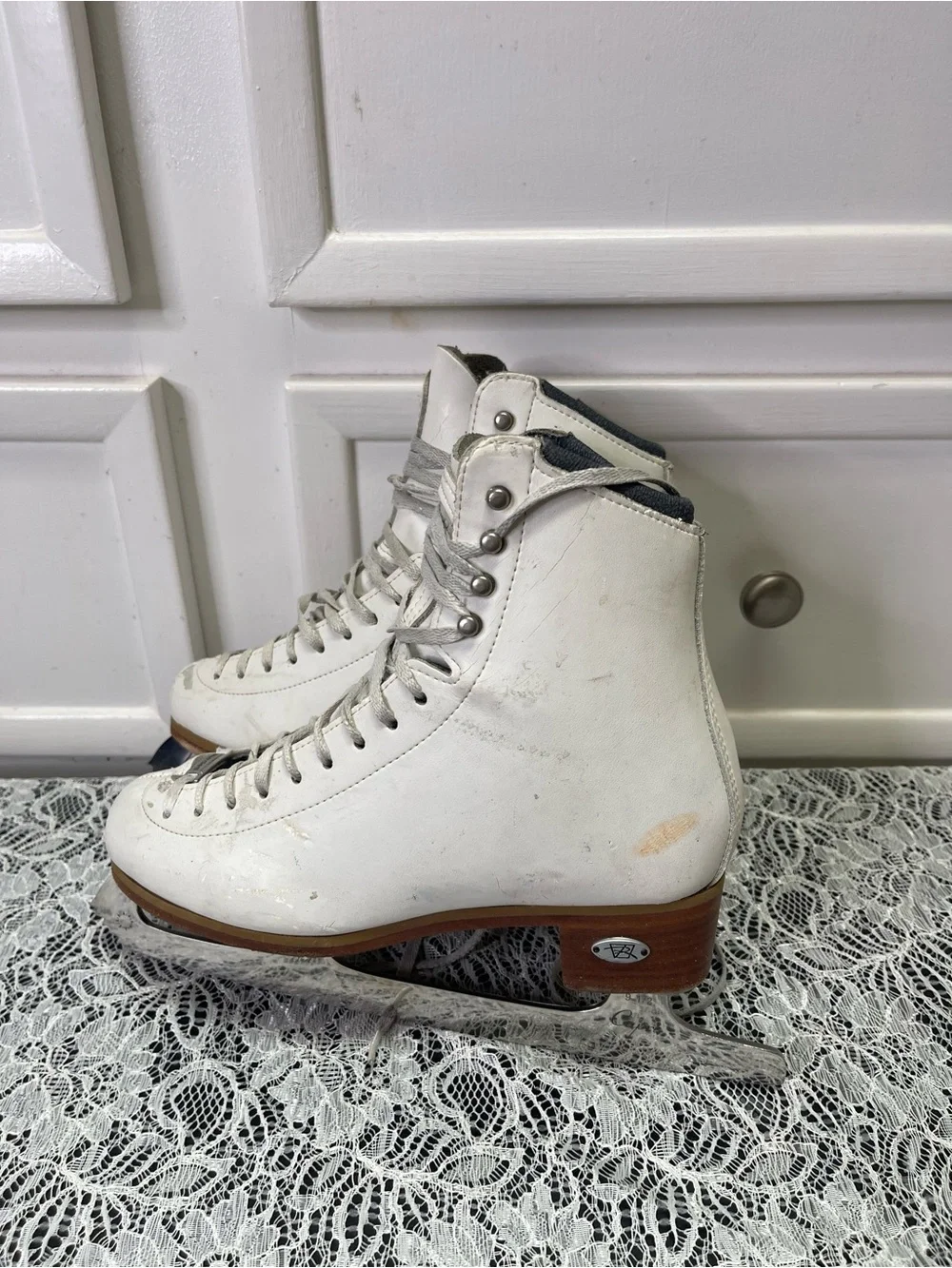 Riedell 223 Stride White Figure Skates Size 4.5 M Wilson Excel Blades US Made